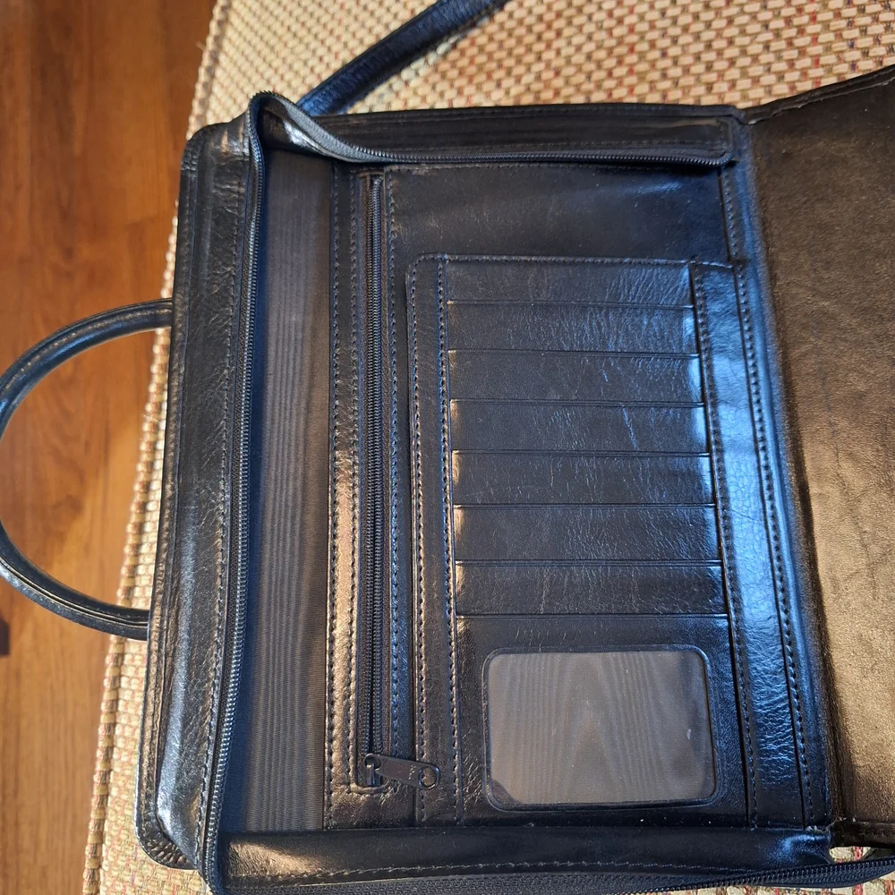 Franklin Covey Black Leather Vintage Messenger Crossbody Bag